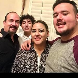 Meet your Posher, Ivette